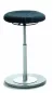 Preview: stehhilfe pendel hocker mit rundpolsterung edelstahl.webp