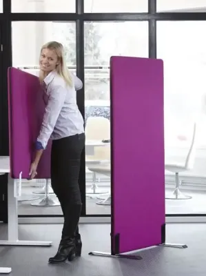 Preview: flexible schallabsorbierende sichtschutzwand fuer boden tische.webp