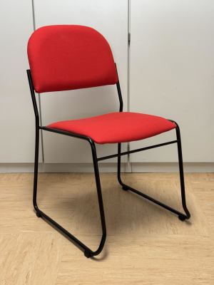 Konferenzstuhl mit Kufengestell Vollpolster