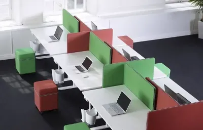 verschiebbare sichtschutzwand am schreibtisch montiert a30 slide.webp