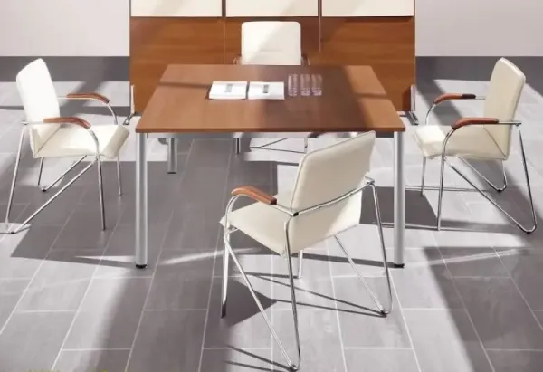 Konferenztisch 140x140cm