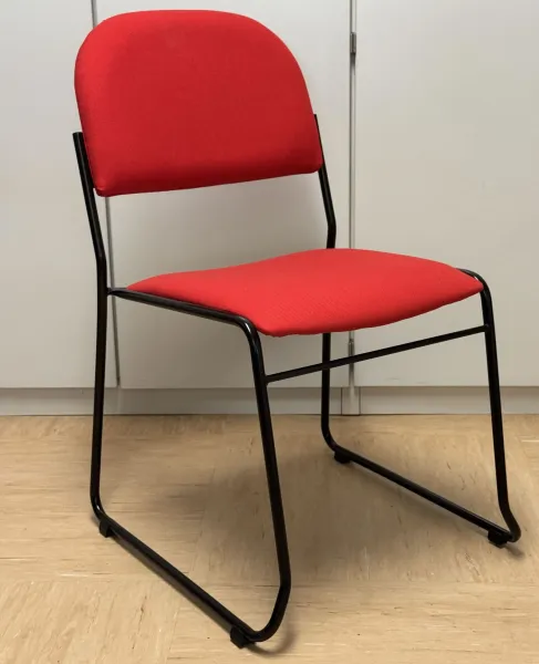 Konferenzstuhl mit Kufengestell Vollpolster