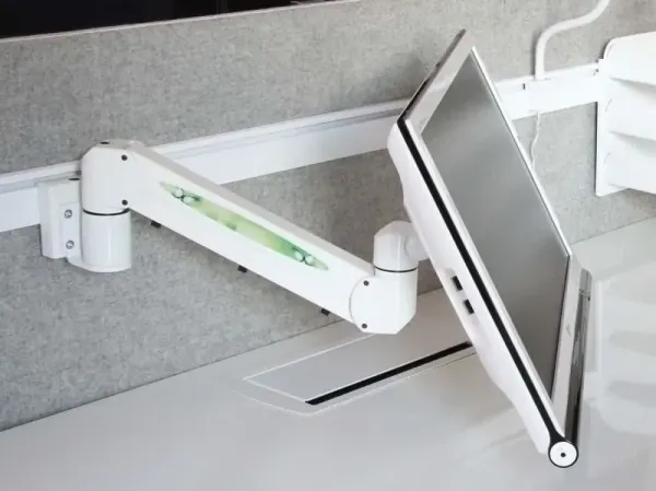 verstarkete akustische sichtschutzwand fuer schreibtische a30 mit bildschirm.webp