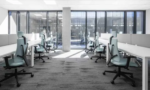 4ME UPH Bürostühle im Großraumbüro – ergonomische Bürodrehstühle für das Team