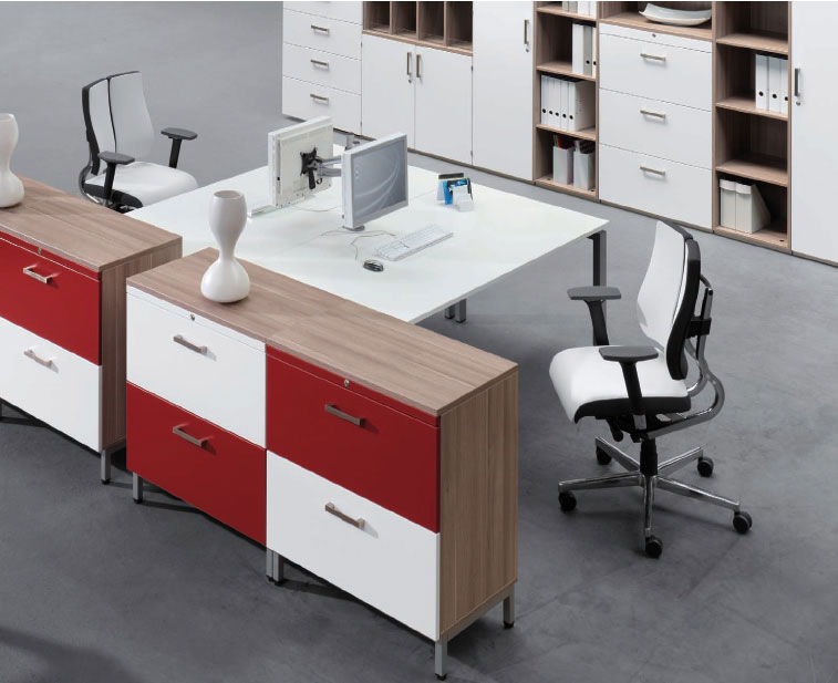 Büromöbel Schrankwand - Schreibtische - Sideboard - offenes Büro