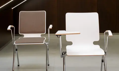 Axo Konferenzstühle von Nowy Styl im Besprechungsraum