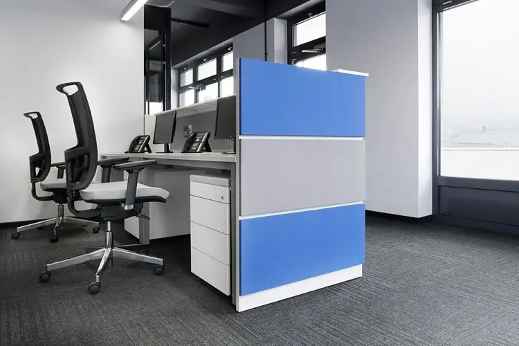 Ceck in Empfangstheke von der Benutzerseite