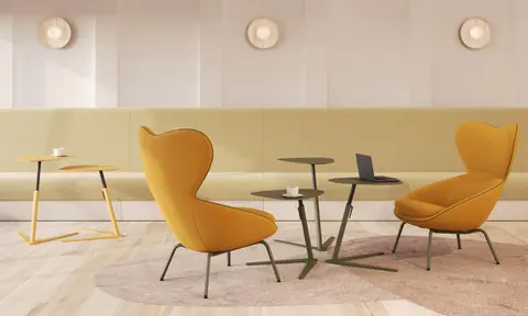 Caf&eacute;- und Beistelltische von Nowy Styl und Kusch+Co bei Wilhelm-Schuster M&uuml;nchen