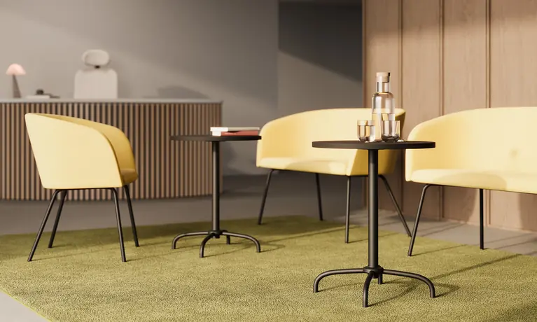 Cafe Beistelltische im Loungebereich