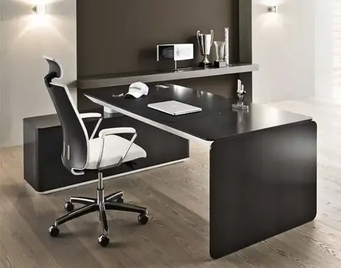 eRange Chefschreibtisch modern – zeitloses Bürodesign