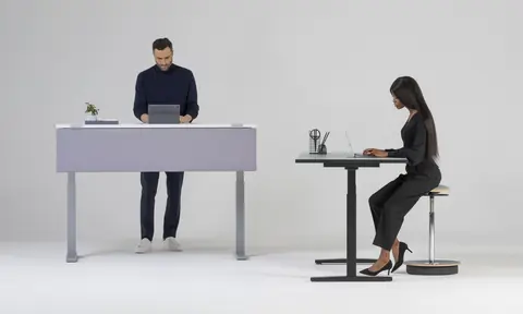 eUP Schreibtisch im Stehen und Sitzen – Ergonomisches Arbeiten