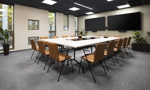 Flib klappbare rollbare Konferenztische im Konferenzraum