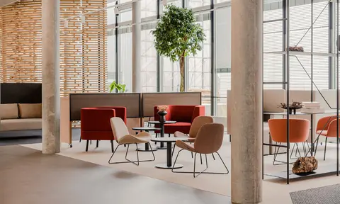 Kaffeetische und Beistelltische von Nowy Styl und Kusch+Co &ndash; Wilhelm-Schuster M&uuml;nchen