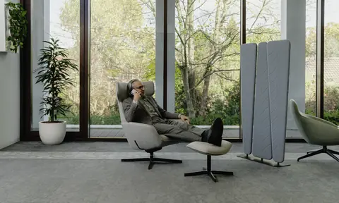 Otuli Loungesessel mit Beinauflage von Nowy Styl