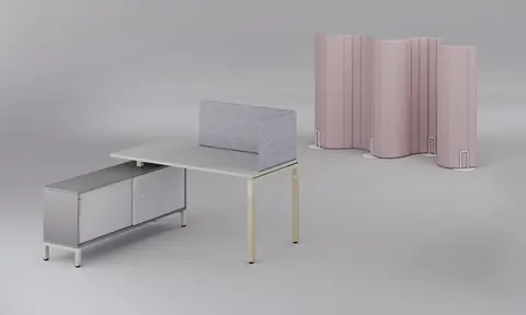 Privi Schreibtisch-Paneele am Boden