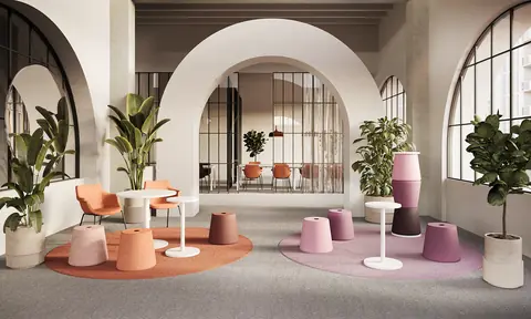 Versi Sitzpoufs im Loungebereich