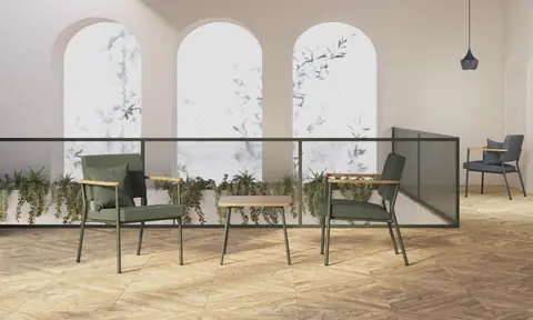 Zone Besucherstühle im Loungebereich